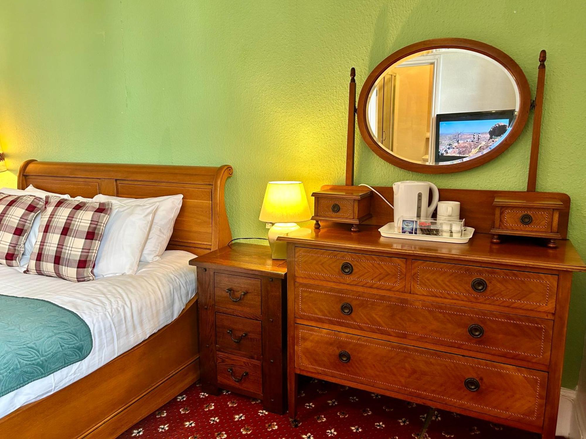 Clarence Quarters Self-Catering Guest House Portsmouth Zewnętrze zdjęcie