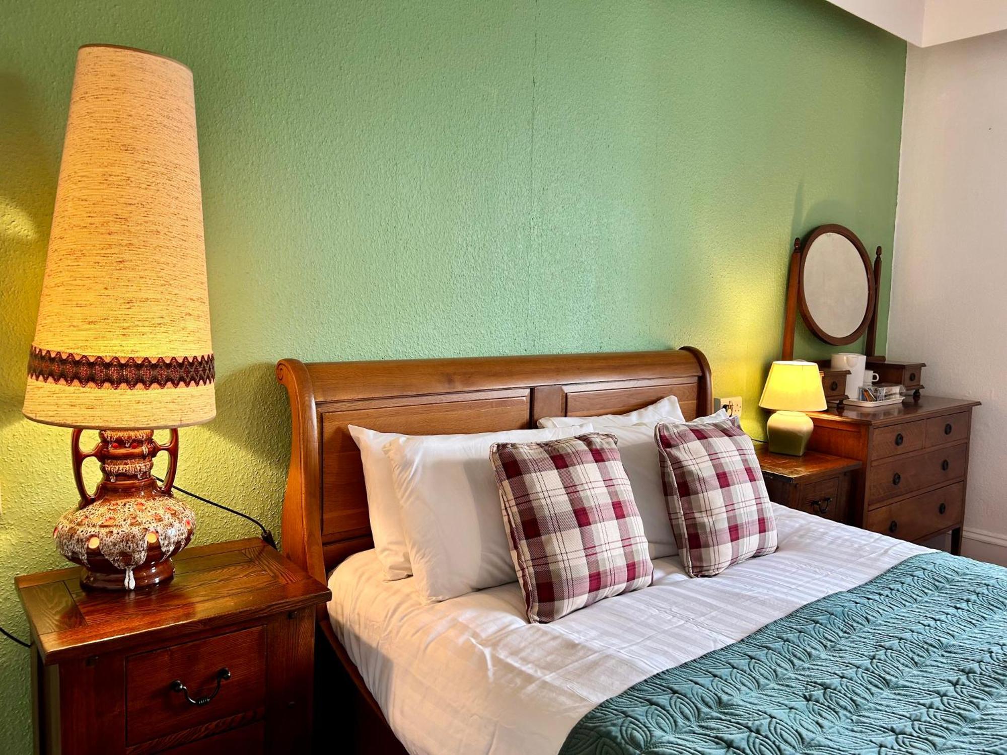 Clarence Quarters Self-Catering Guest House Portsmouth Zewnętrze zdjęcie