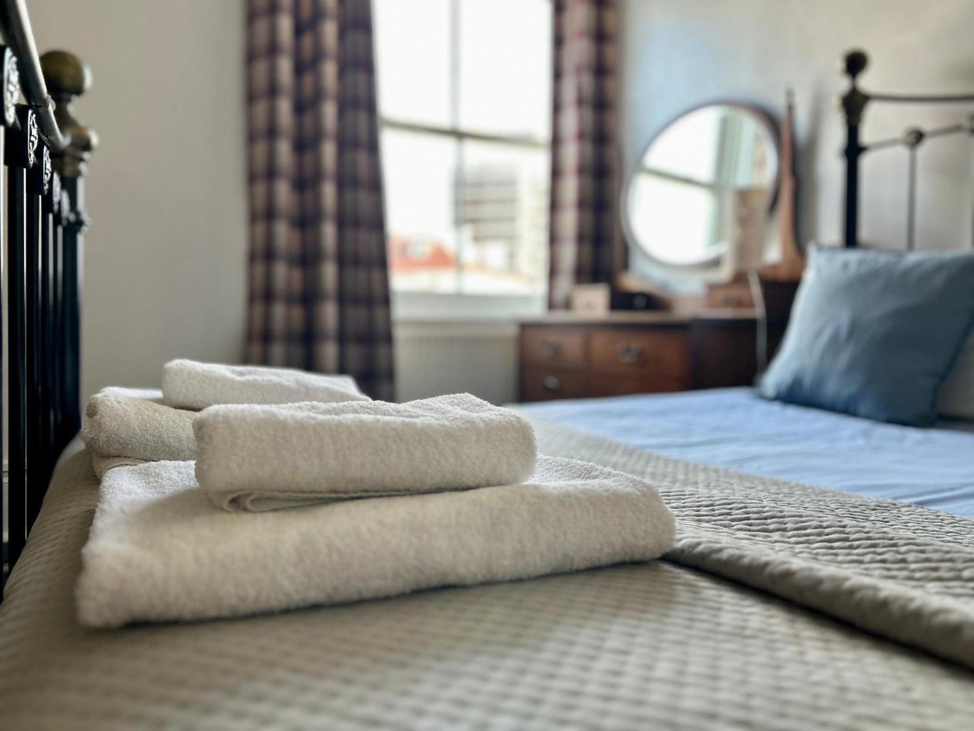 Clarence Quarters Self-Catering Guest House Portsmouth Zewnętrze zdjęcie